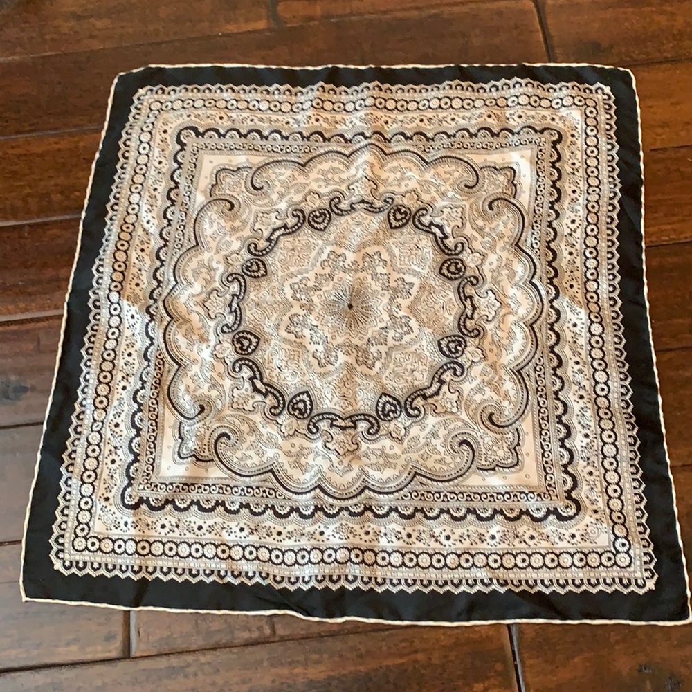 Vintage 100 percent Silk Scarf in Black & White Made in Italy 🇮🇹 EUC